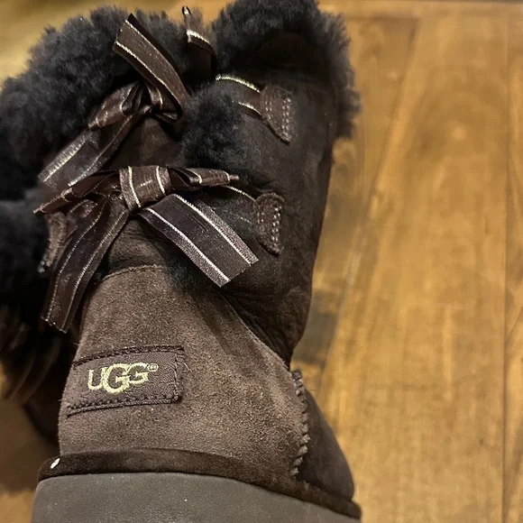 UGG Kid's Dusted Cocoa Boots - Picture 3 of 9